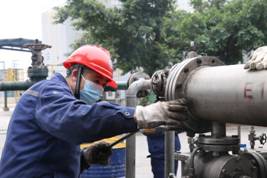 12月20日维保部回装高压锅炉给水泵油冷器