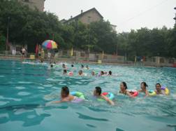 水上趣味运动会 (1)